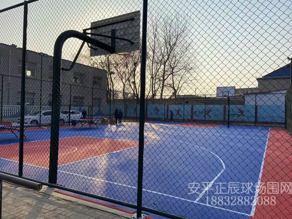 籃球場護欄圍網圖片